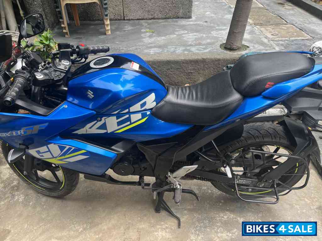 Blue Suzuki Gixxer SF BS6