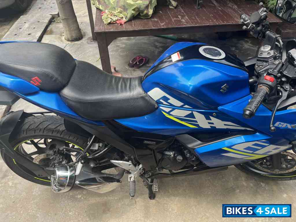 Blue Suzuki Gixxer SF BS6