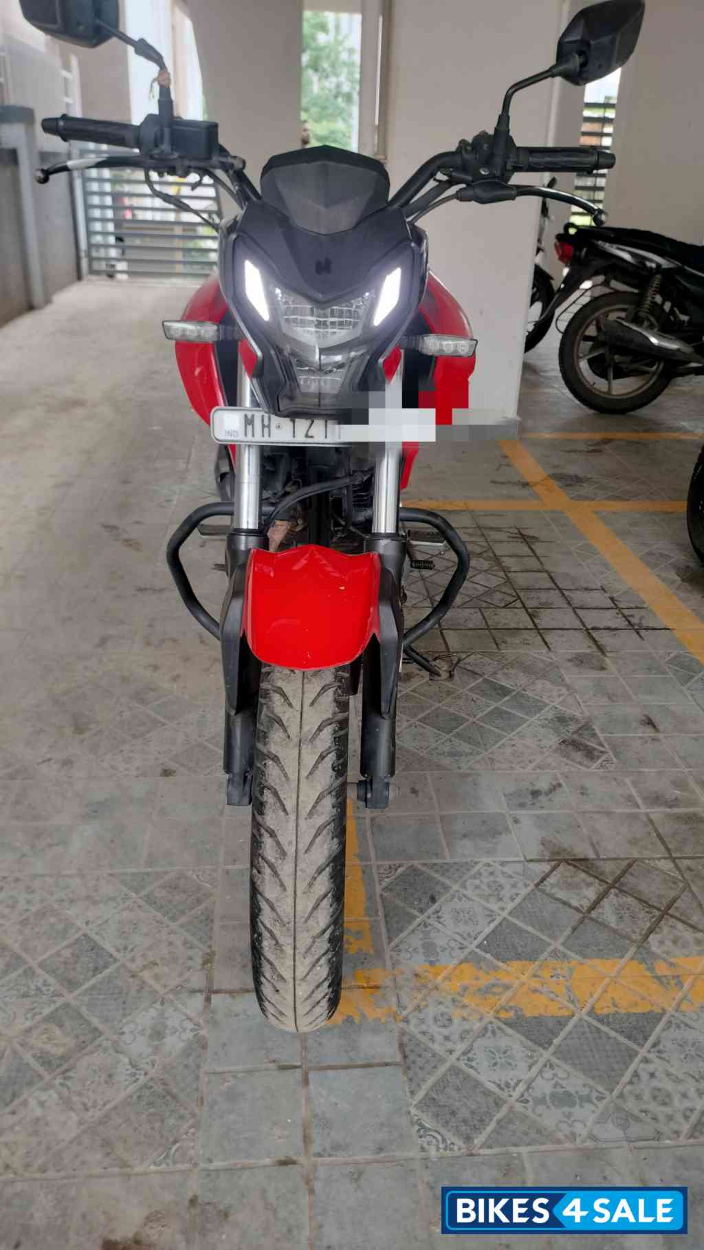 Red Hero Xtreme 160R