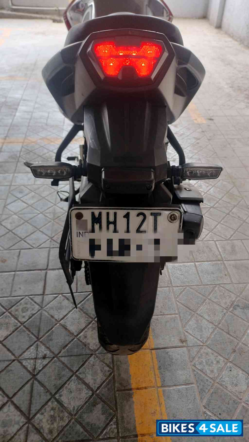 Red Hero Xtreme 160R