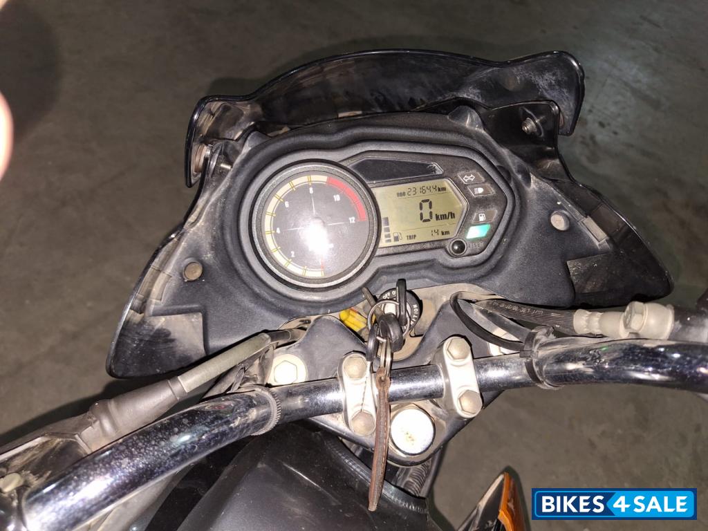 Black Bajaj Discover DTSi 135