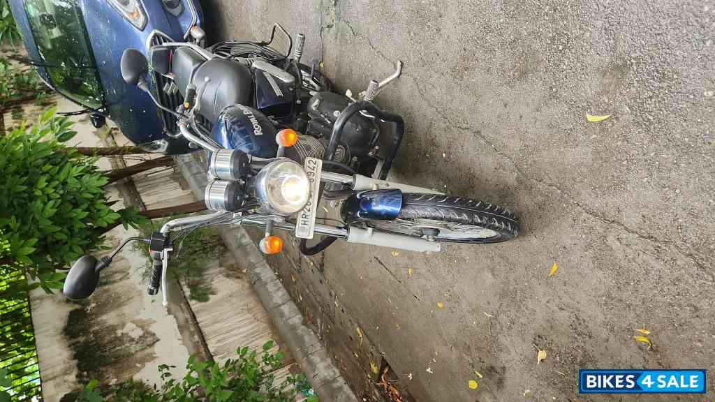 Blue Royal Enfield Thunderbird 350