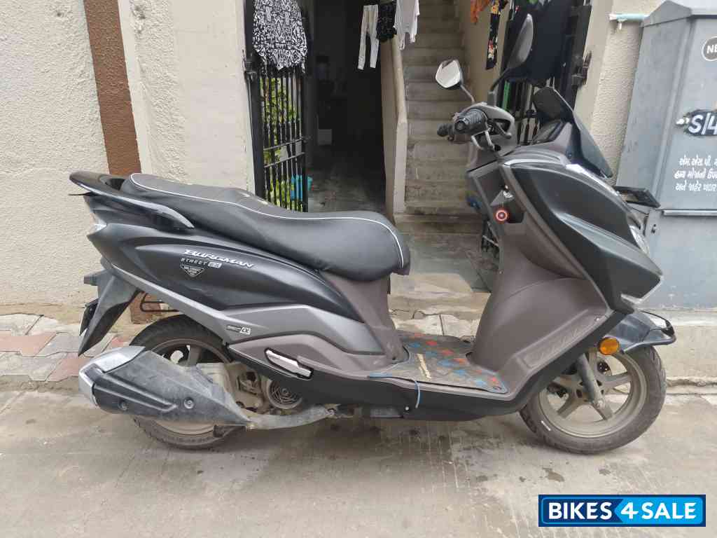 Suzuki Burgman Street EX
