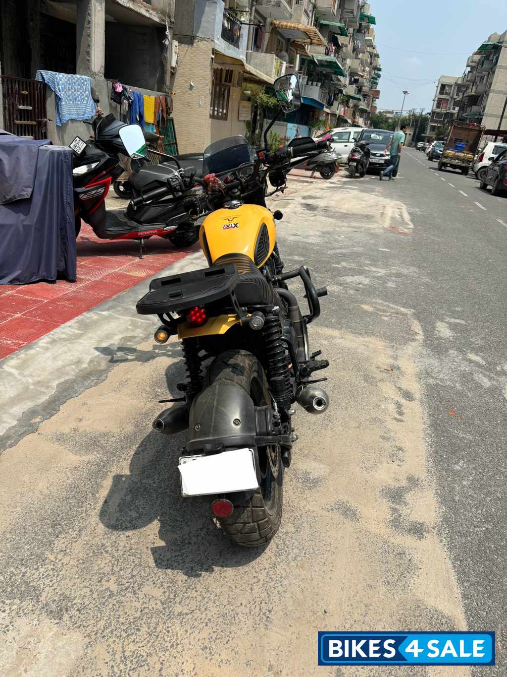 Yezdi Scrambler Single Tone