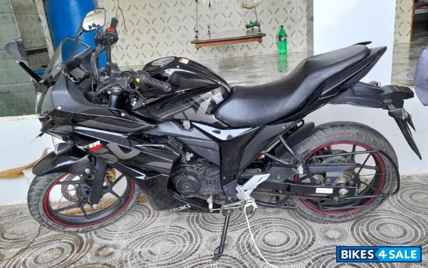 Suzuki Gixxer SF