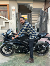 Mate Black Yamaha YZF R15 V3 BS6