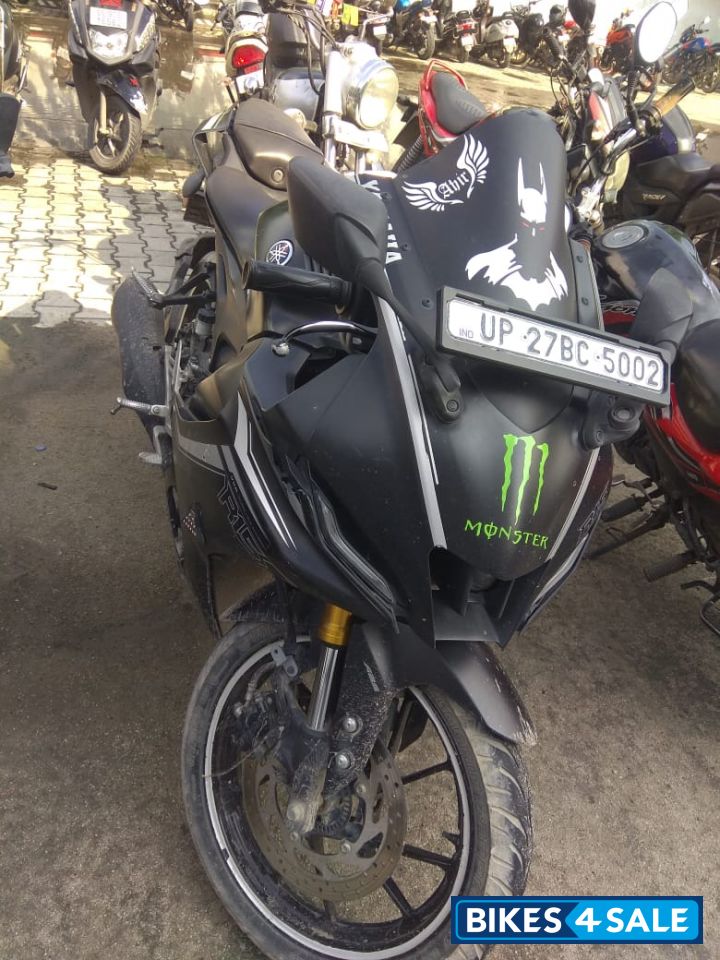 Dark Knight Yamaha R15 V4