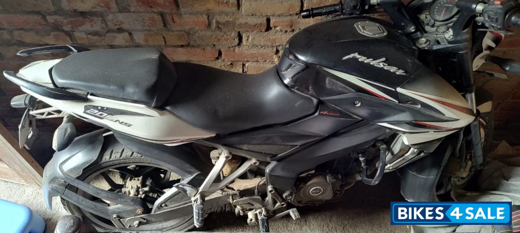 Bajaj Pulsar 200 NS ABS