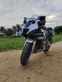 Yamaha R15M