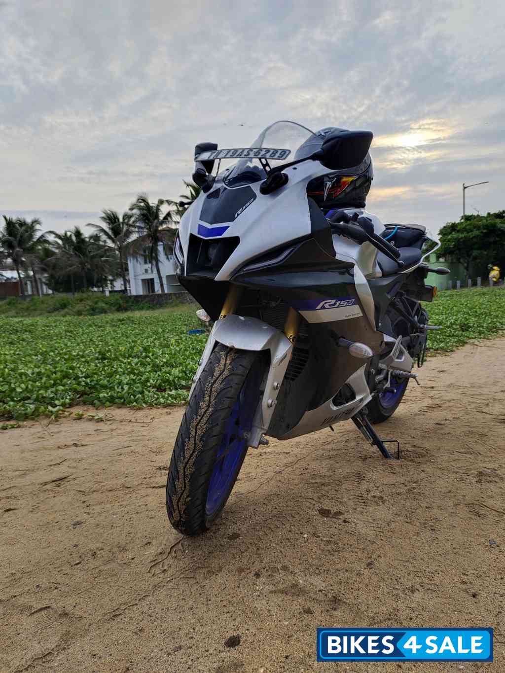 Yamaha R15M