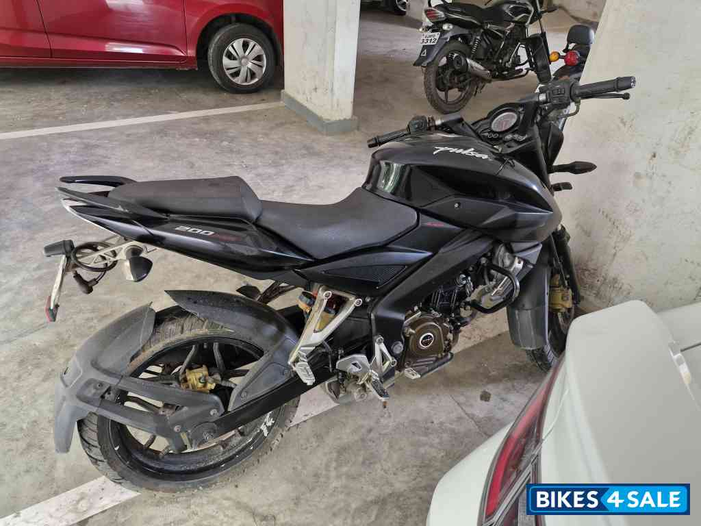 Bajaj Pulsar 200 NS