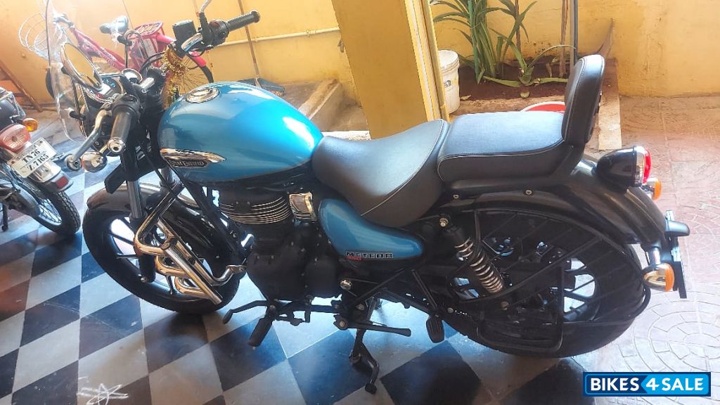 Nova Blue Royal Enfield Meteor 350 Supernova