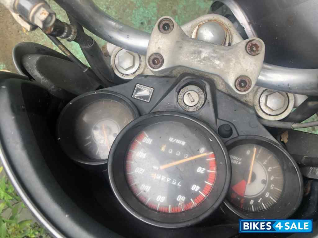 Sliver Honda CB Unicorn