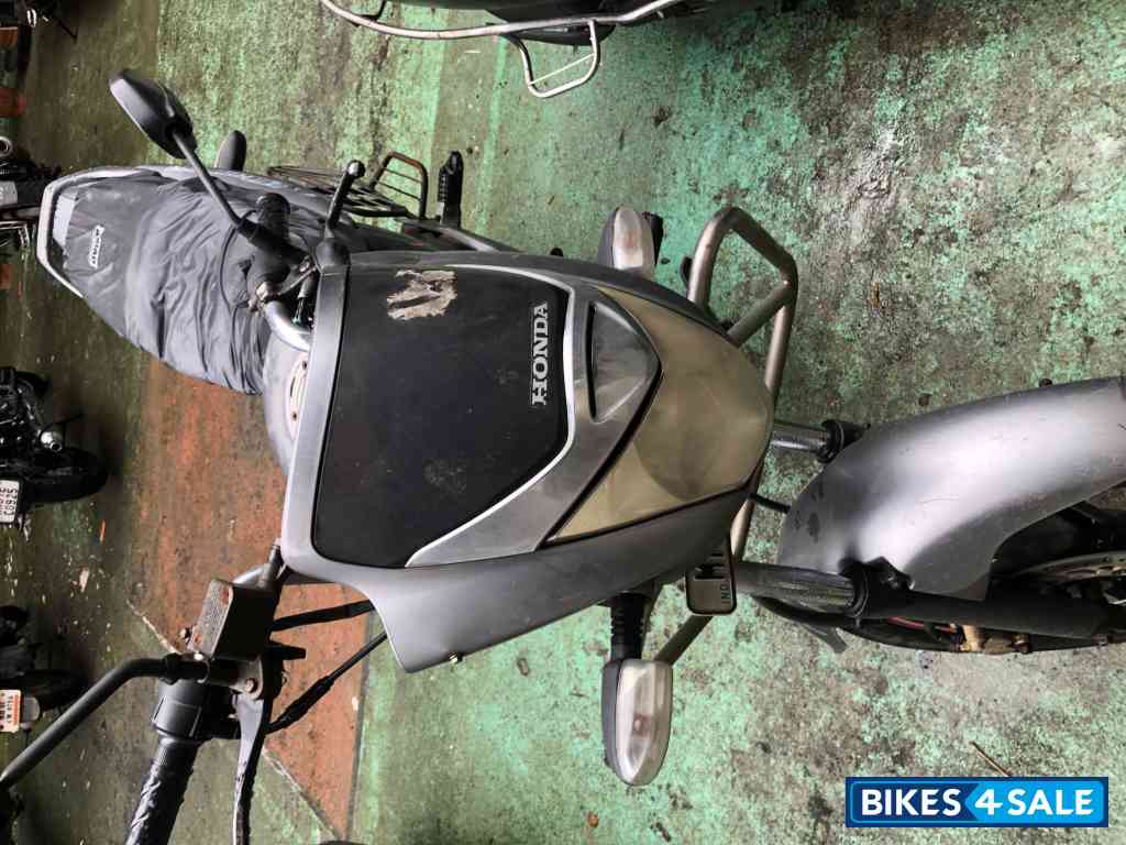 Sliver Honda CB Unicorn