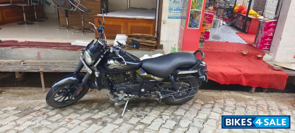 Bajaj Avenger Street 160 BS6