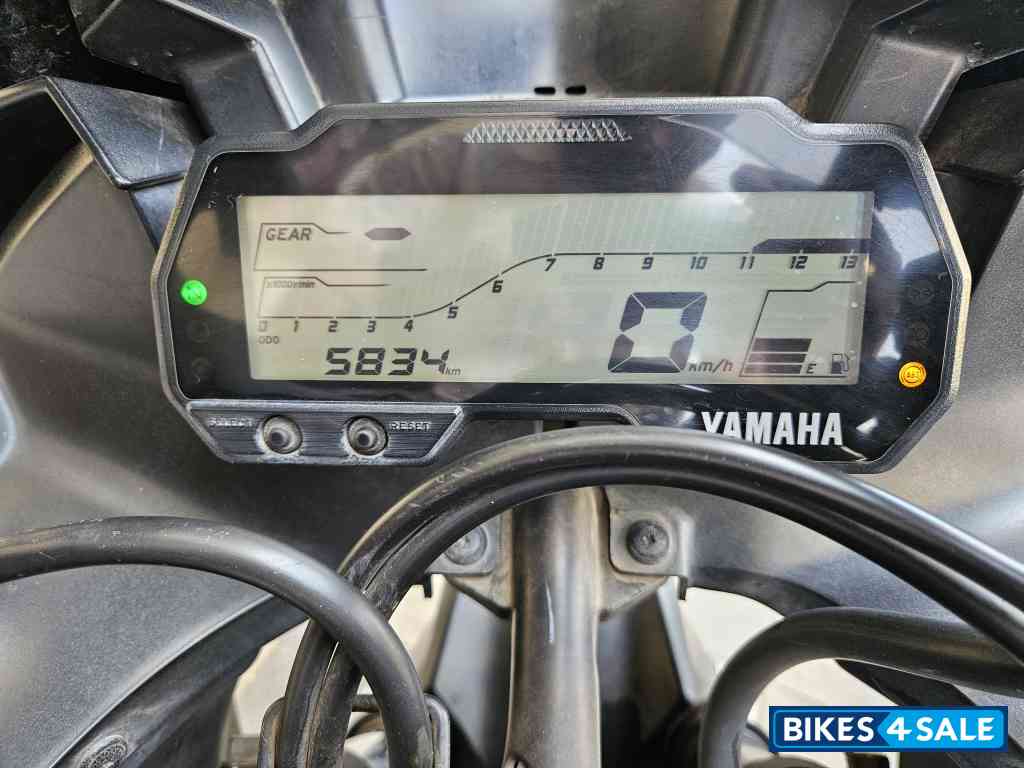 Yamaha YZF R15 V2