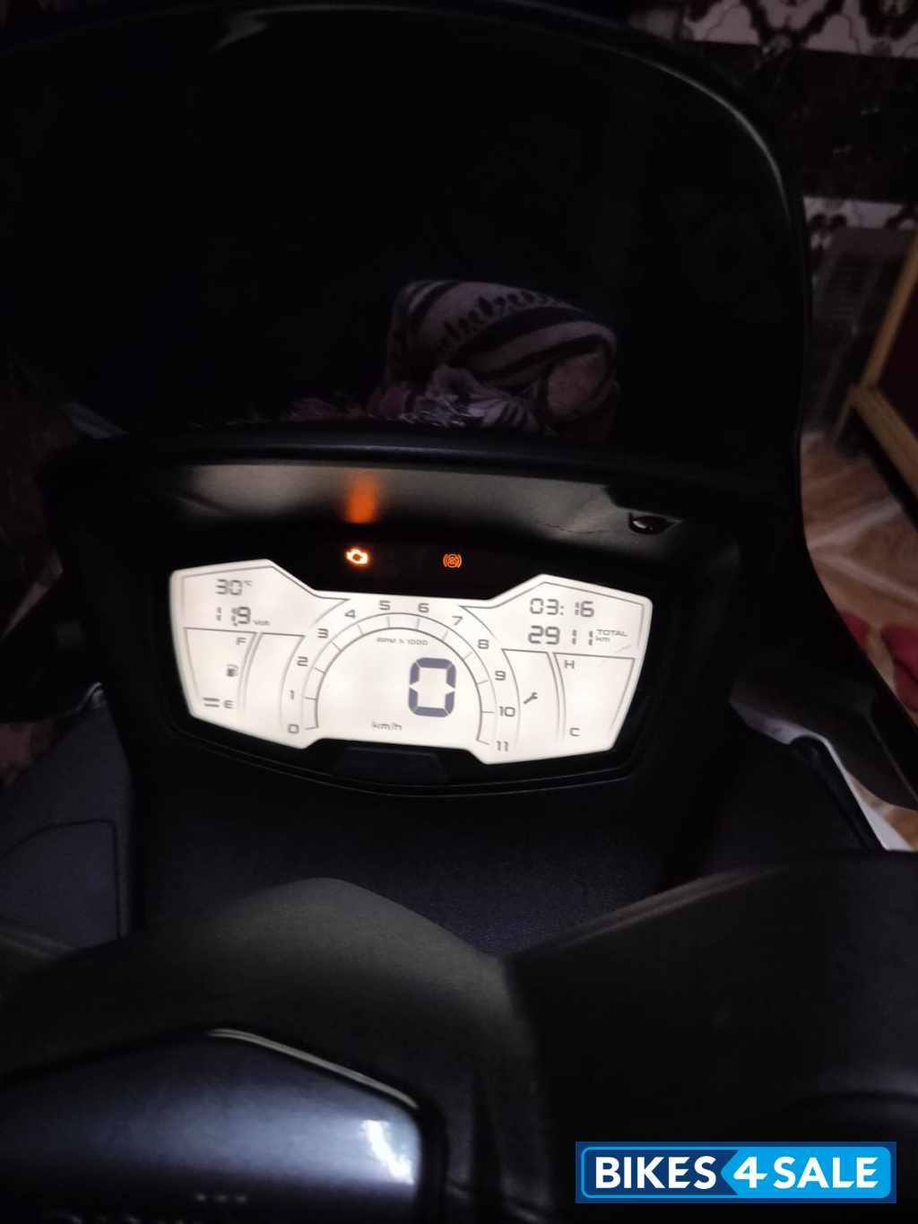 White Aprilia SXR 160