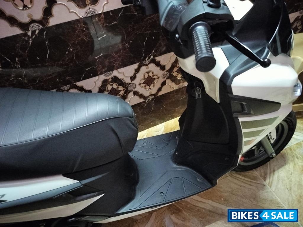 White Aprilia SXR 160