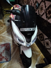 White Aprilia SXR 160