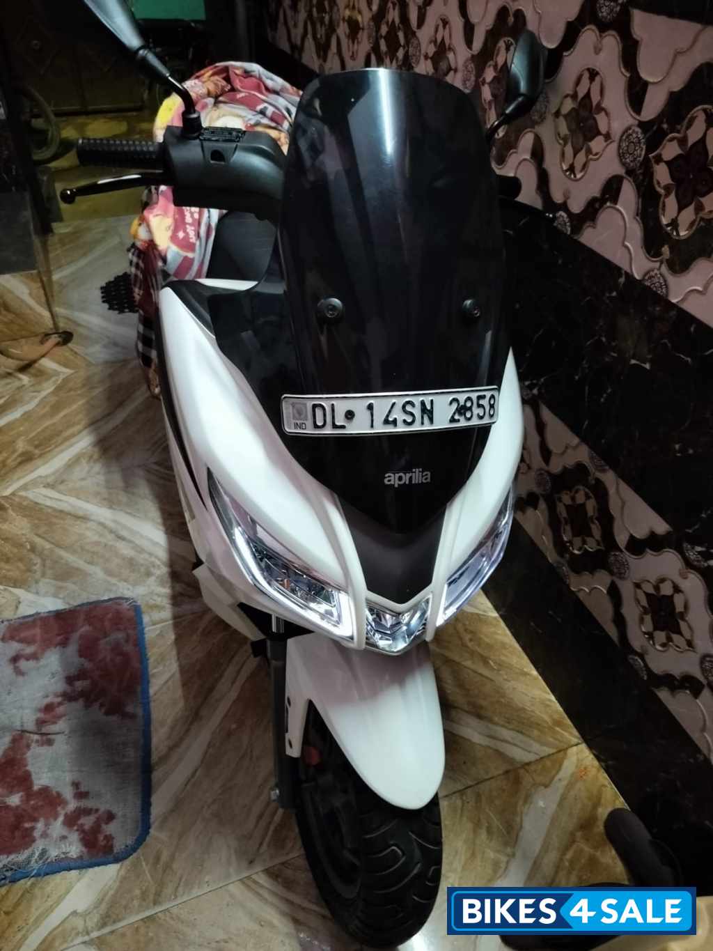 White Aprilia SXR 160