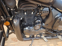 Black Dual Tone Jawa 42 Dual Tone