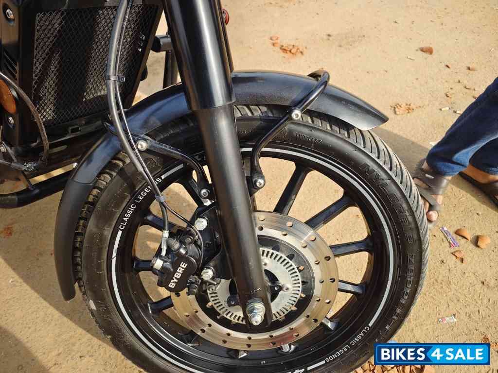 Black Dual Tone Jawa 42 Dual Tone