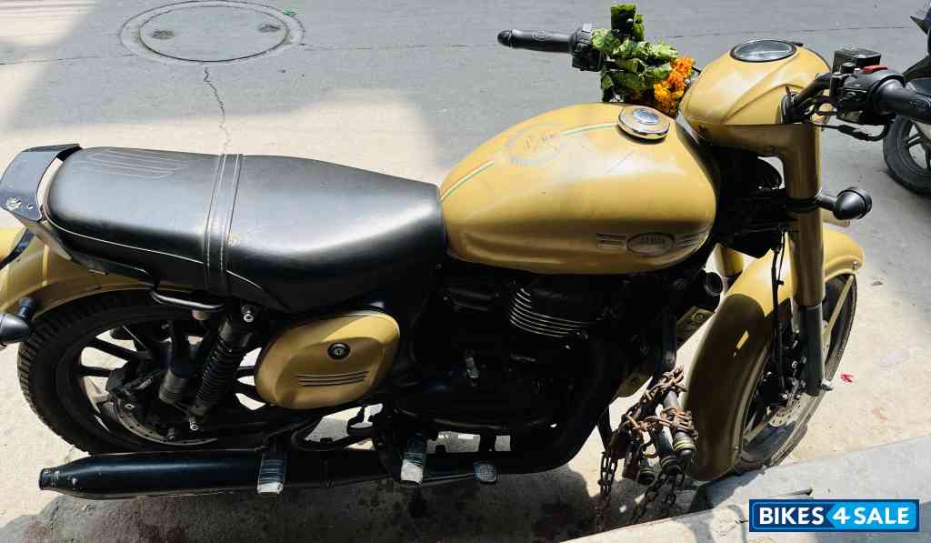 Khaki Jawa Khakhee