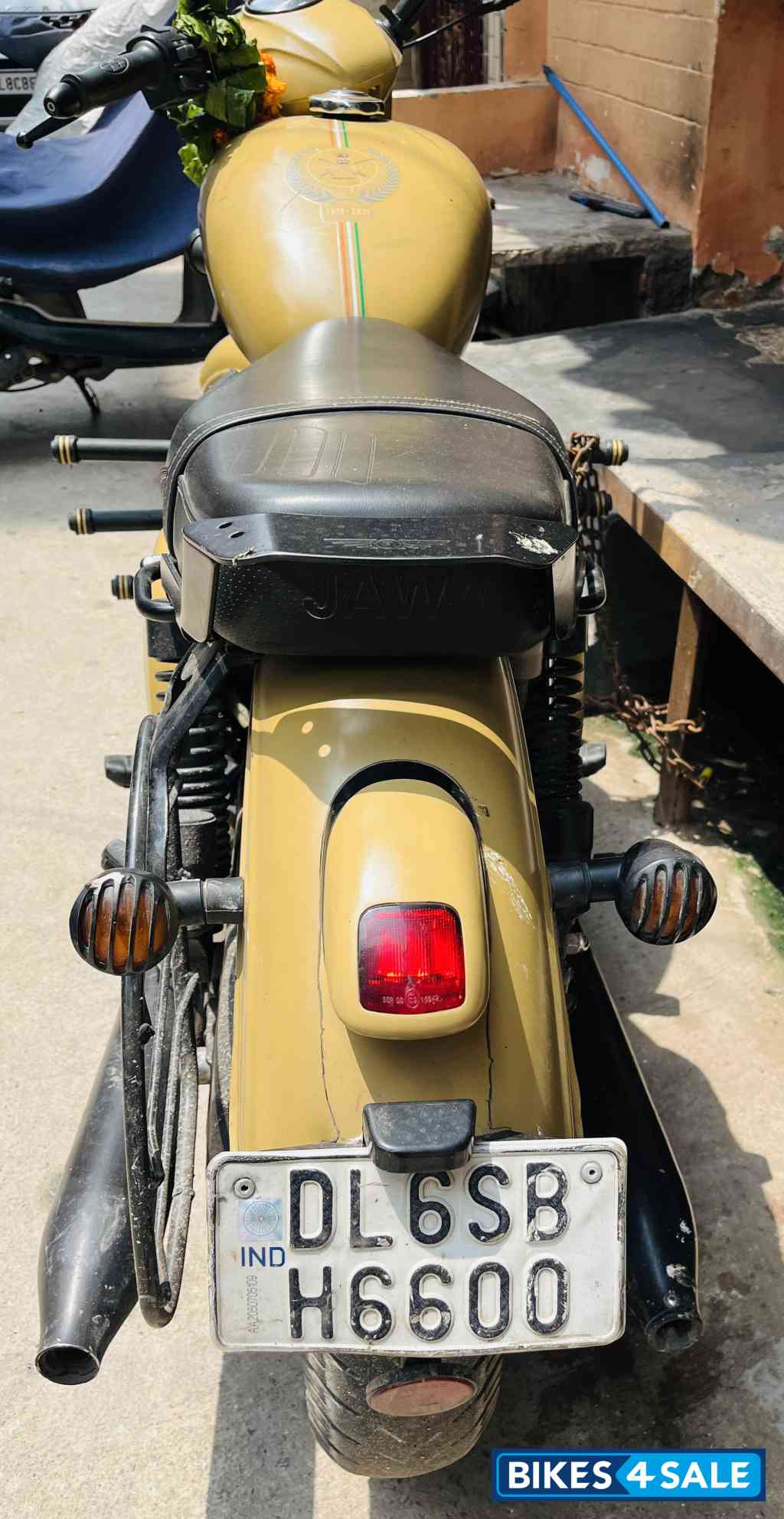 Khaki Jawa Khakhee