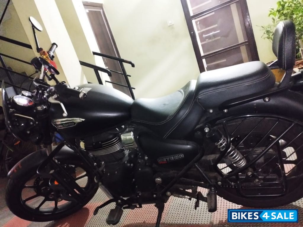 Matte Black Royal Enfield Meteor 350 Stellar