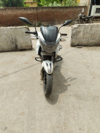 White TVS Apache RTR 180 BS6