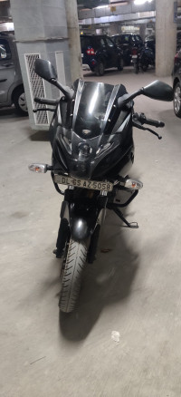 Black Bajaj Pulsar 220F