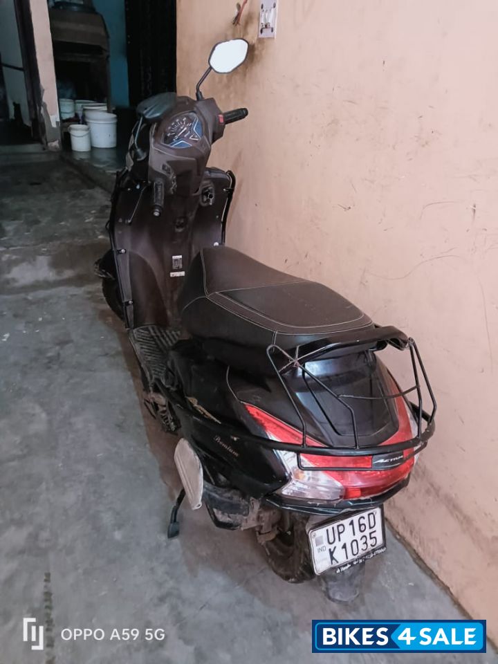 Pearl Siren Blue A Honda Activa 6G Dlx