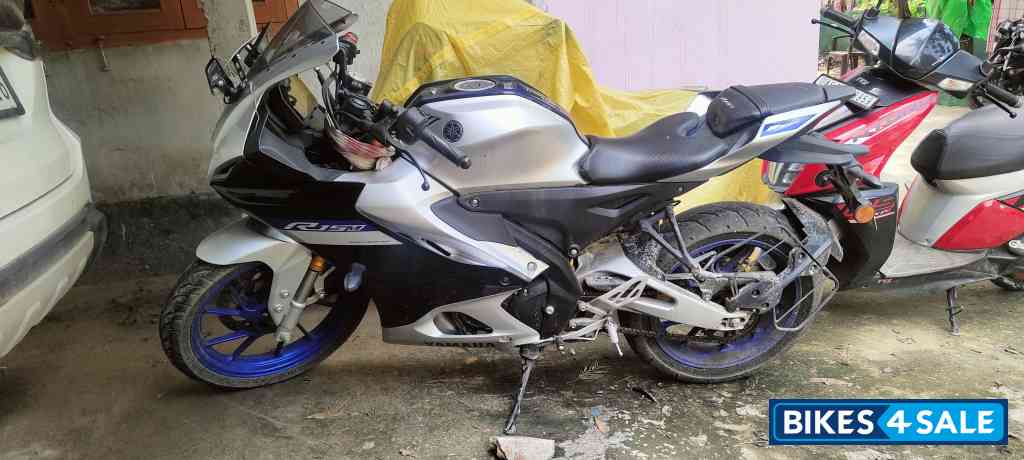 Yamaha R15M