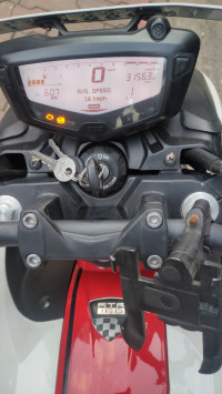 White TVS Apache RTR 160 4V Special Edition