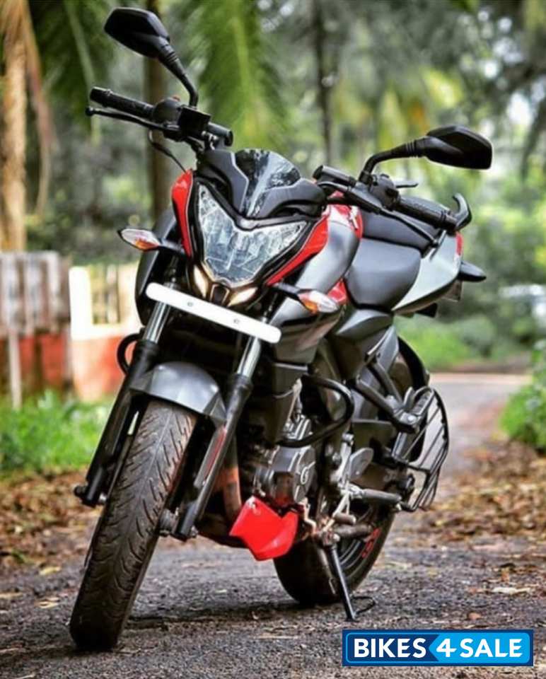 Passion Red Bajaj Pulsar NS200
