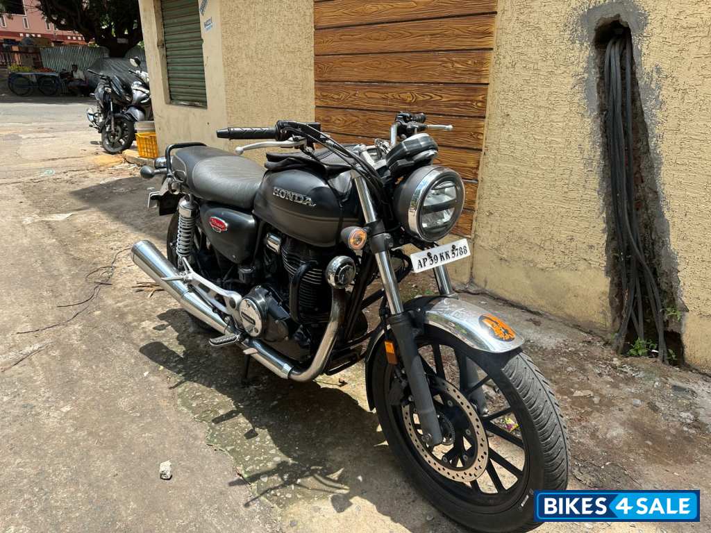 Black Honda Hness CB350 DLX Black Honda Hness CB350 DLX