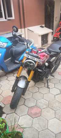 Red Triumph Speed 400