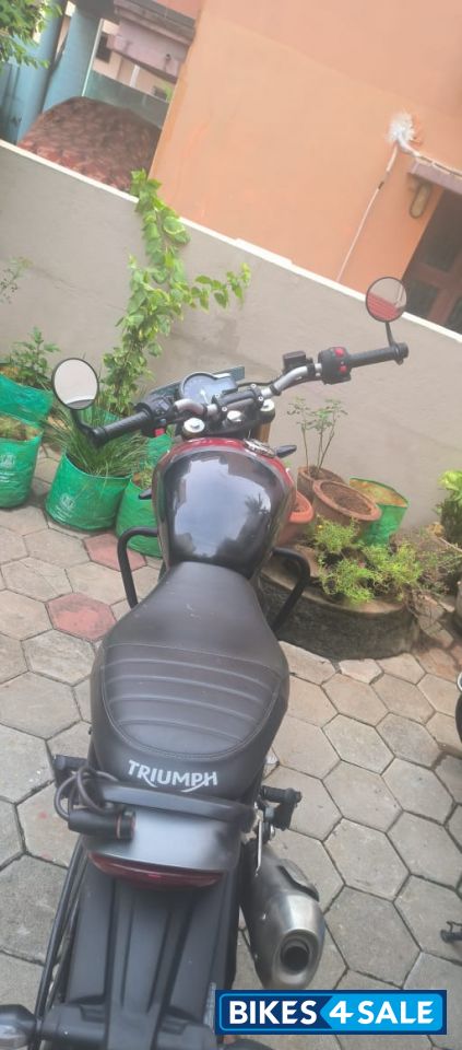 Red Triumph Speed 400