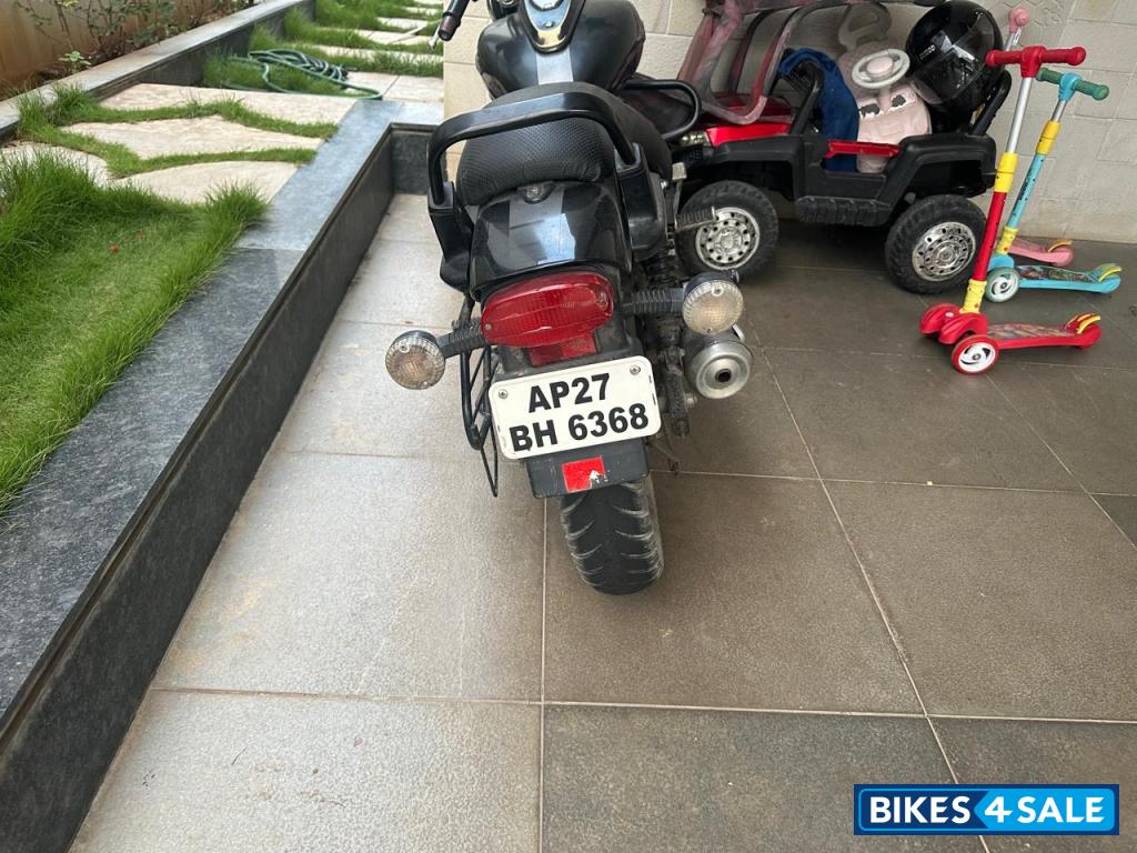 Bajaj Avenger Street 220