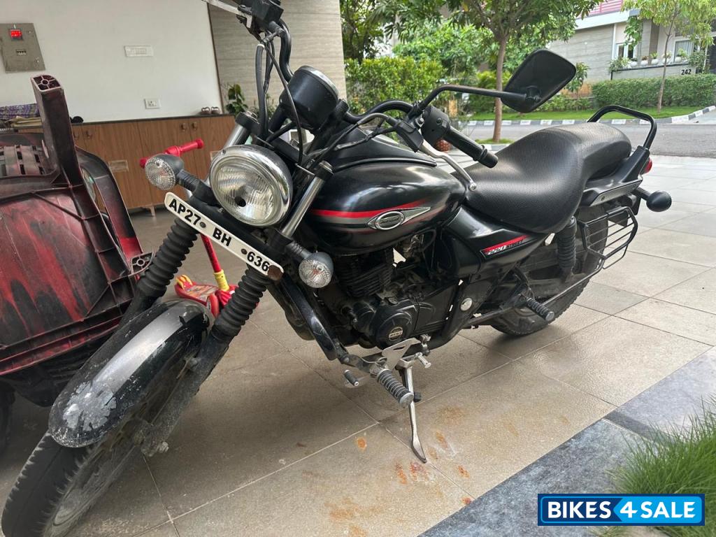 Bajaj Avenger Street 220