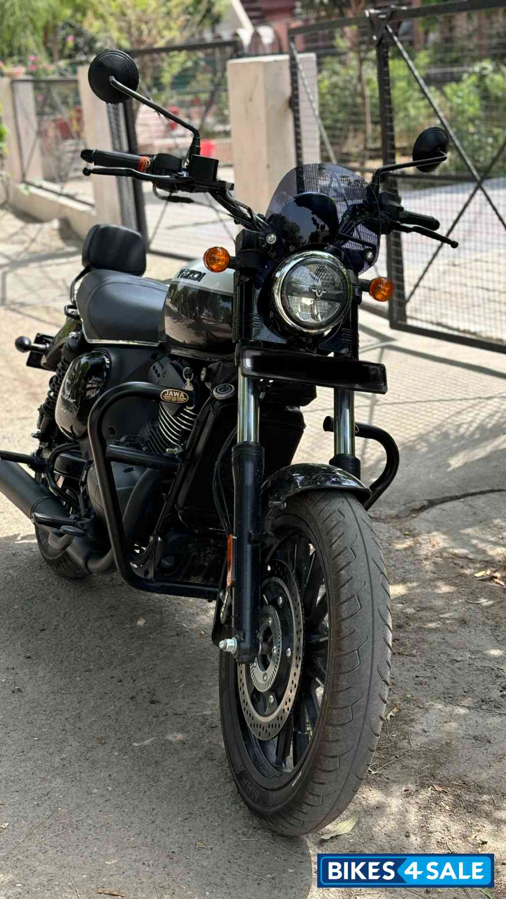 Yezdi Roadster Dual Tone