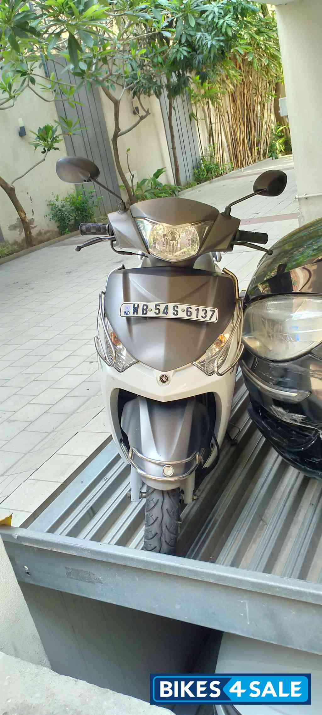Sporty Yamaha Alpha