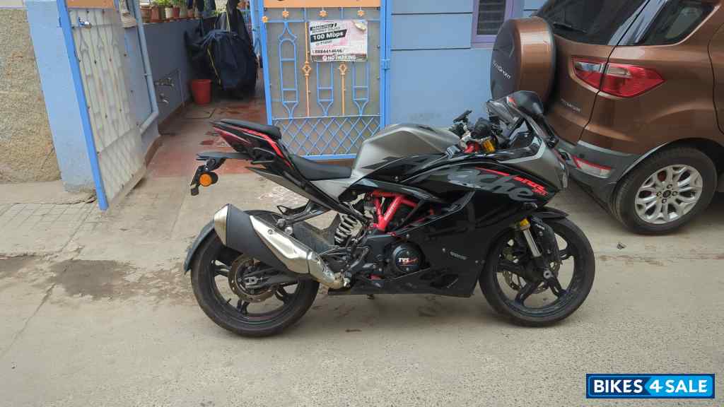 Titanium Black TVS Apache RR 310 2020