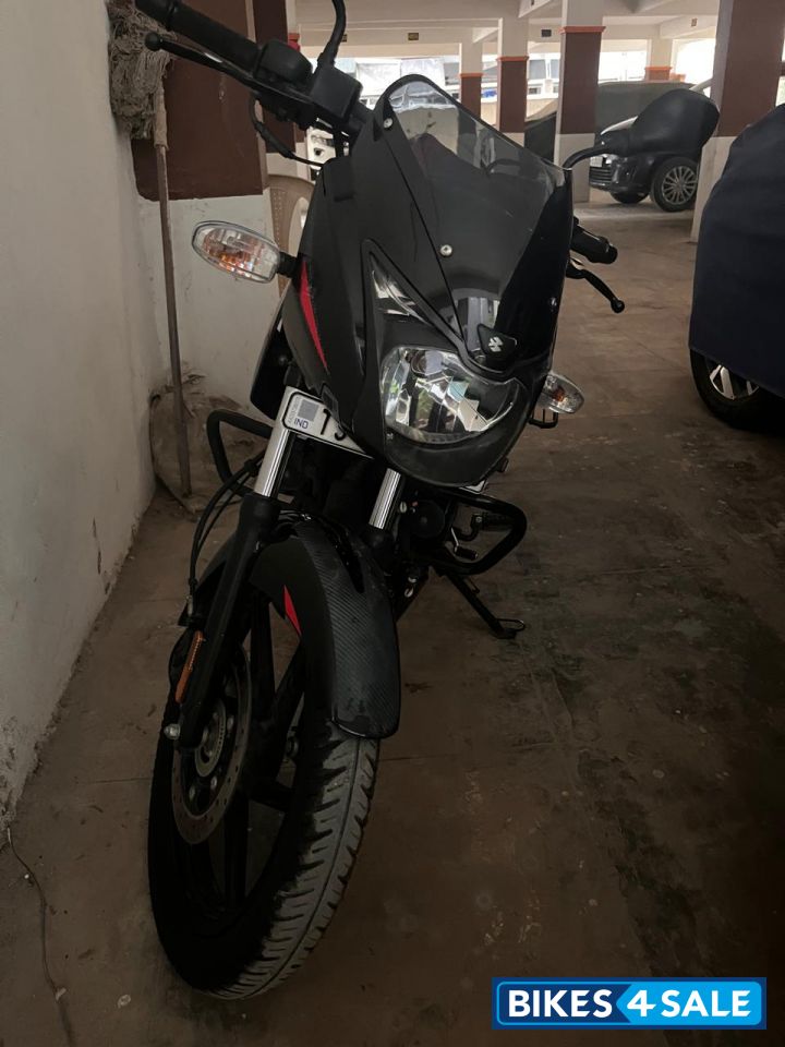 Black Red Bajaj Pulsar 150 Twin Disc