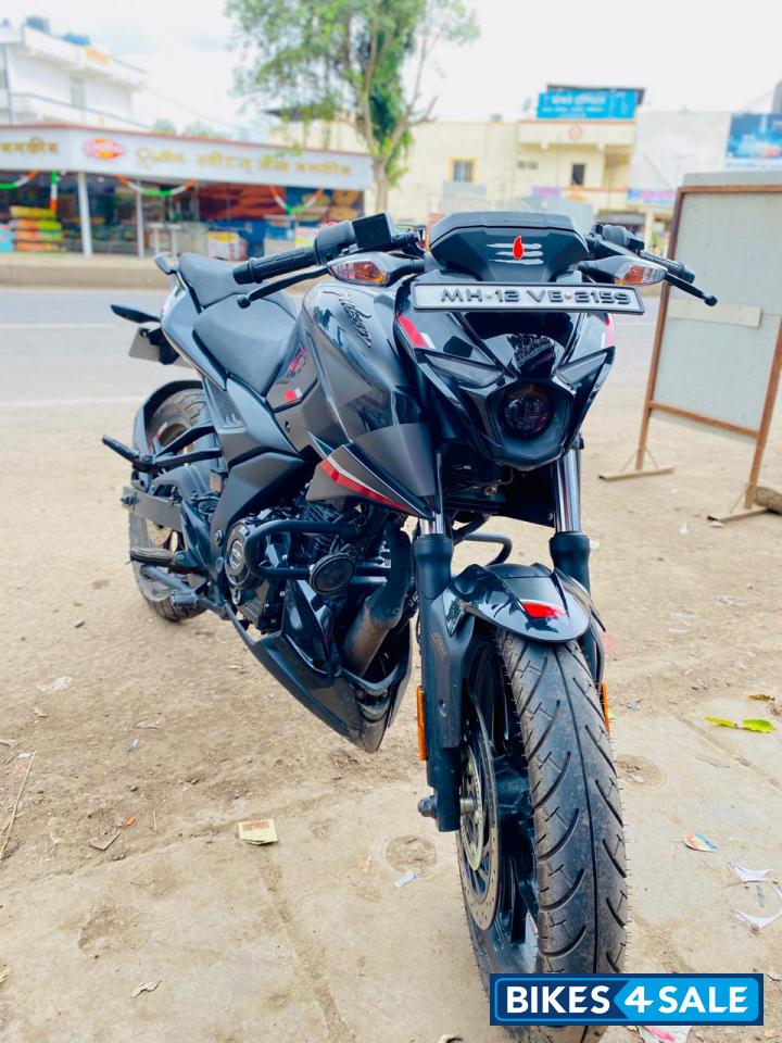 Brooklyn Black Bajaj Pulsar N160 Dual Channel ABS