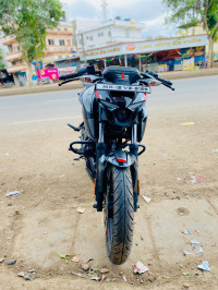 Brooklyn Black Bajaj Pulsar N160 Dual Channel ABS