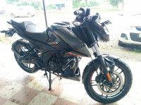Brooklyn Black Bajaj Pulsar N160 Dual Channel ABS