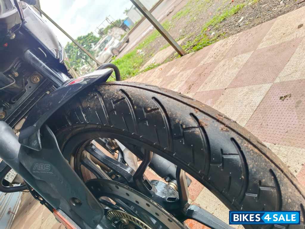 Brooklyn Black Bajaj Pulsar N160 Dual Channel ABS