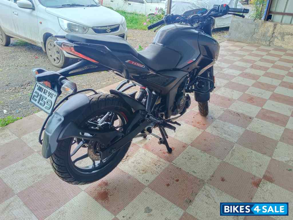 Brooklyn Black Bajaj Pulsar N160 Dual Channel ABS