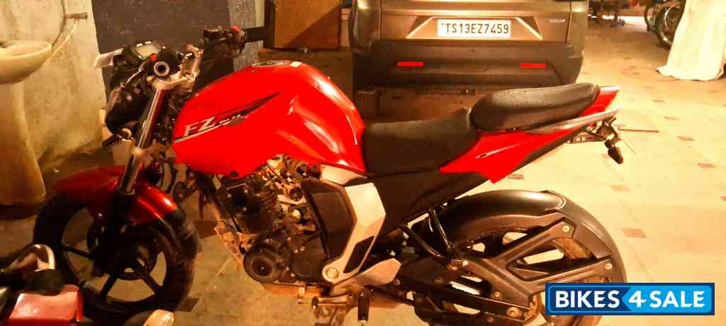 Yamaha FZ FI V2